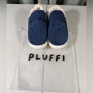 Comfy New PLUFFI Slippers Blue unisex , US Women Sz 7.5-8.5  US Mens 6.5-7.5 NIP